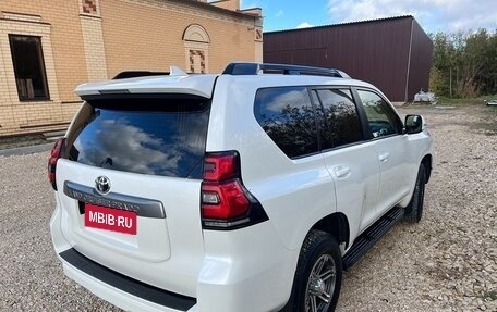 Toyota Land Cruiser Prado 150 рестайлинг 2, 2021 год, 4 780 000 рублей, 6 фотография