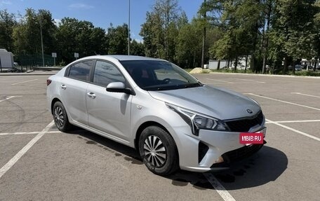 KIA Rio IV, 2020 год, 1 300 000 рублей, 5 фотография