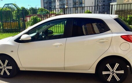 Mazda 2 III, 2012 год, 980 000 рублей, 2 фотография