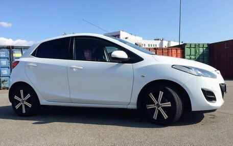 Mazda 2 III, 2012 год, 980 000 рублей, 3 фотография