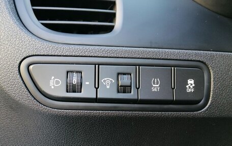KIA Rio IV, 2018 год, 1 740 000 рублей, 15 фотография