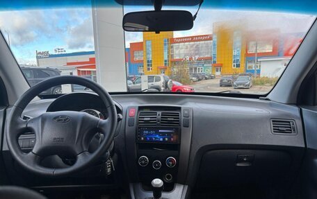 Hyundai Tucson III, 2008 год, 850 000 рублей, 24 фотография