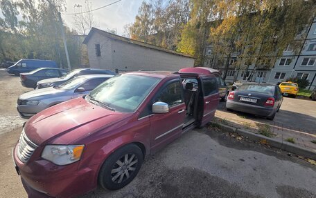 Chrysler Voyager IV, 2012 год, 1 300 000 рублей, 5 фотография
