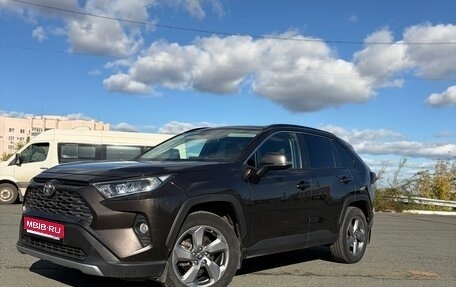 Toyota RAV4, 2019 год, 3 250 000 рублей, 1 фотография