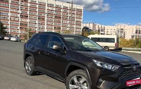 Toyota RAV4, 2019 год, 3 250 000 рублей, 5 фотография