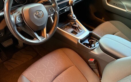 Toyota RAV4, 2019 год, 3 250 000 рублей, 18 фотография