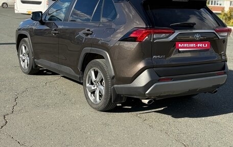 Toyota RAV4, 2019 год, 3 250 000 рублей, 11 фотография