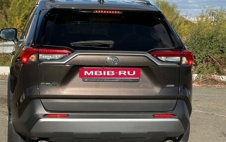 Toyota RAV4, 2019 год, 3 250 000 рублей, 9 фотография