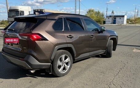 Toyota RAV4, 2019 год, 3 250 000 рублей, 7 фотография