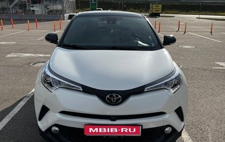 Toyota C-HR I рестайлинг, 2021 год, 2 650 000 рублей, 1 фотография
