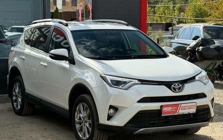 Toyota RAV4, 2017 год, 2 450 000 рублей, 2 фотография