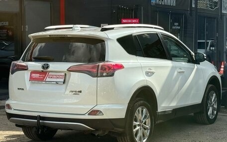 Toyota RAV4, 2017 год, 2 450 000 рублей, 8 фотография