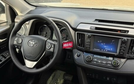 Toyota RAV4, 2017 год, 2 450 000 рублей, 14 фотография