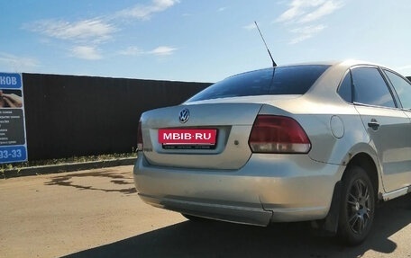 Volkswagen Polo VI (EU Market), 2011 год, 350 000 рублей, 2 фотография