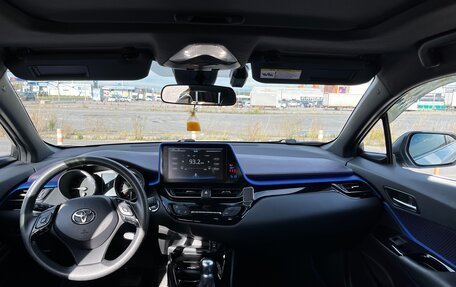 Toyota C-HR I рестайлинг, 2021 год, 2 650 000 рублей, 8 фотография