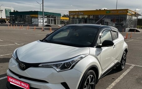 Toyota C-HR I рестайлинг, 2021 год, 2 650 000 рублей, 3 фотография
