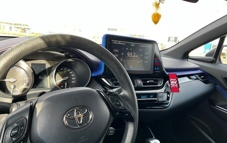 Toyota C-HR I рестайлинг, 2021 год, 2 650 000 рублей, 9 фотография