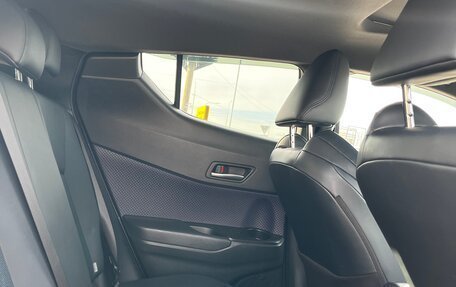 Toyota C-HR I рестайлинг, 2021 год, 2 650 000 рублей, 15 фотография