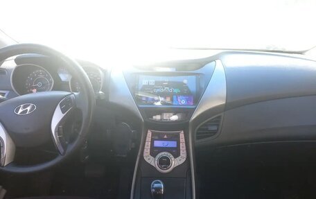 Hyundai Avante, 2012 год, 650 000 рублей, 1 фотография
