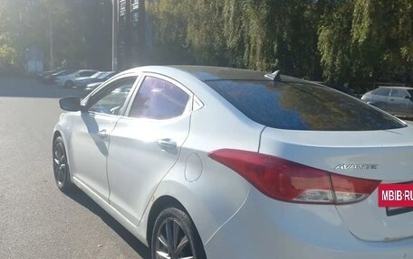 Hyundai Avante, 2012 год, 650 000 рублей, 2 фотография