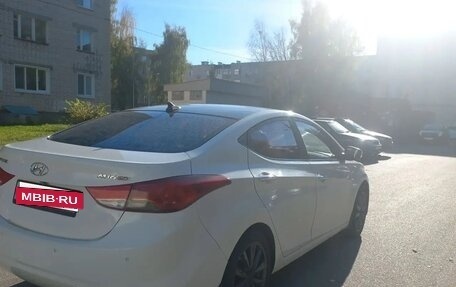 Hyundai Avante, 2012 год, 650 000 рублей, 3 фотография