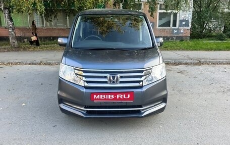 Honda Stepwgn IV, 2012 год, 1 235 000 рублей, 2 фотография