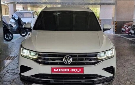 Volkswagen Tiguan II, 2023 год, 3 200 000 рублей, 1 фотография