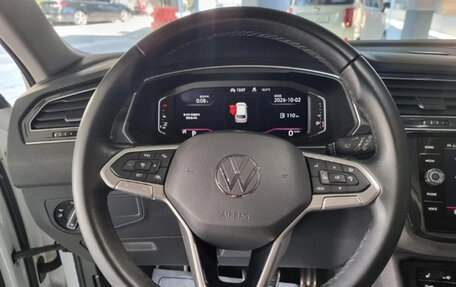 Volkswagen Tiguan II, 2023 год, 3 200 000 рублей, 5 фотография