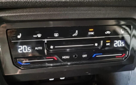 Volkswagen Tiguan II, 2023 год, 3 200 000 рублей, 9 фотография