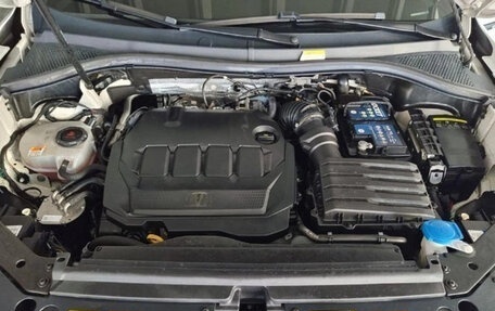 Volkswagen Tiguan II, 2023 год, 3 200 000 рублей, 10 фотография
