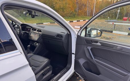 Volkswagen Tiguan II, 2018 год, 3 420 000 рублей, 13 фотография
