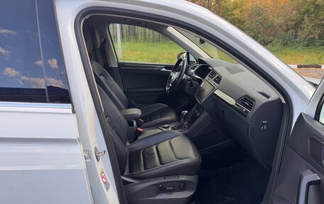 Volkswagen Tiguan II, 2018 год, 3 420 000 рублей, 14 фотография