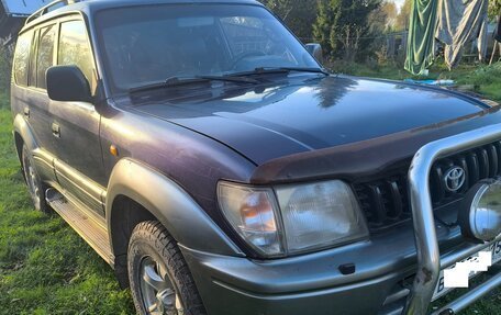 Toyota Land Cruiser Prado 90 рестайлинг, 1998 год, 950 000 рублей, 2 фотография