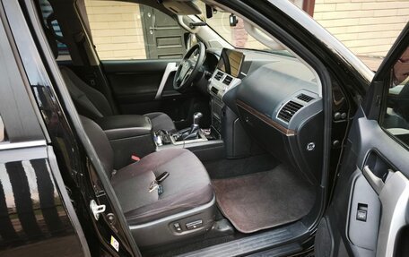 Toyota Land Cruiser Prado 150 рестайлинг 2, 2018 год, 5 500 000 рублей, 8 фотография
