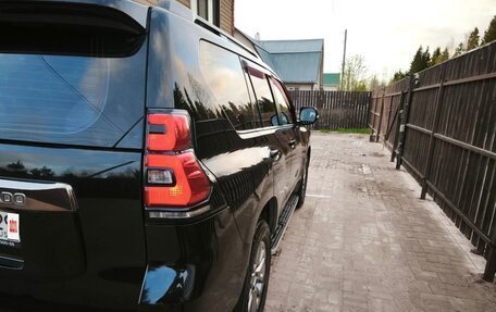 Toyota Land Cruiser Prado 150 рестайлинг 2, 2018 год, 5 500 000 рублей, 6 фотография