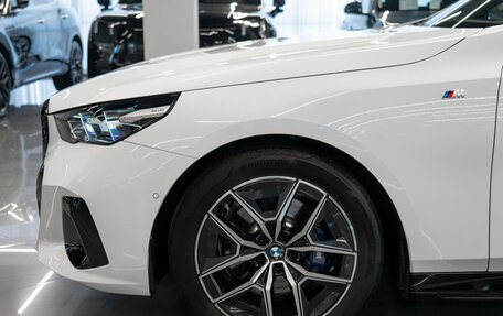 BMW 5 серия, 2025 год, 6 750 000 рублей, 7 фотография