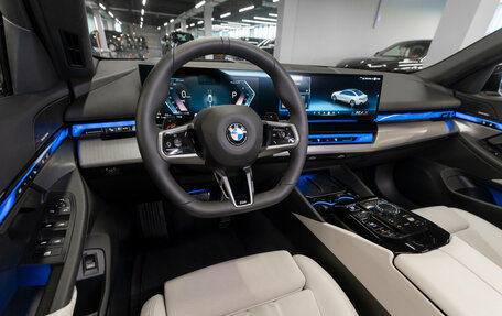 BMW 5 серия, 2025 год, 6 750 000 рублей, 11 фотография