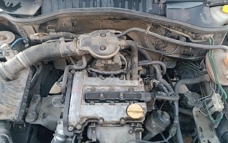 Opel Corsa C рестайлинг, 2002 год, 220 000 рублей, 2 фотография
