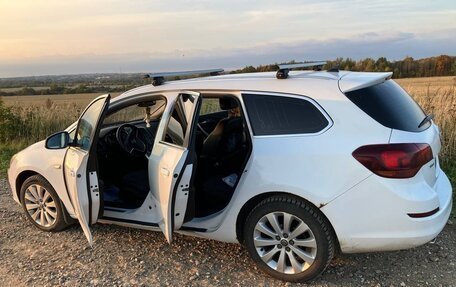 Opel Astra J, 2011 год, 750 000 рублей, 3 фотография