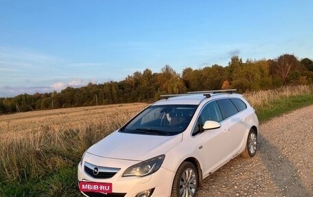 Opel Astra J, 2011 год, 750 000 рублей, 4 фотография