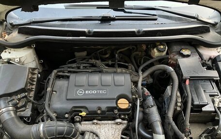 Opel Astra J, 2011 год, 750 000 рублей, 9 фотография