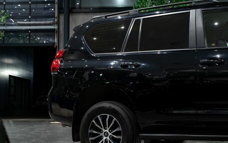 Toyota Land Cruiser Prado 150 рестайлинг 2, 2020 год, 4 990 000 рублей, 7 фотография