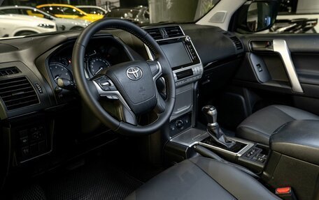 Toyota Land Cruiser Prado 150 рестайлинг 2, 2020 год, 4 990 000 рублей, 17 фотография