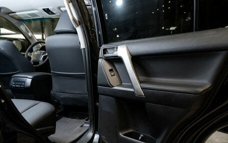 Toyota Land Cruiser Prado 150 рестайлинг 2, 2020 год, 4 990 000 рублей, 20 фотография