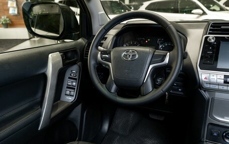 Toyota Land Cruiser Prado 150 рестайлинг 2, 2020 год, 4 990 000 рублей, 27 фотография