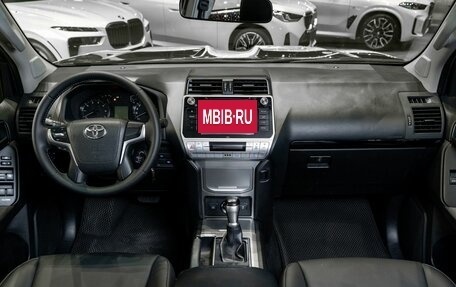 Toyota Land Cruiser Prado 150 рестайлинг 2, 2020 год, 4 990 000 рублей, 29 фотография
