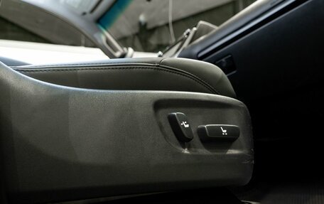 Toyota Land Cruiser Prado 150 рестайлинг 2, 2020 год, 4 990 000 рублей, 35 фотография