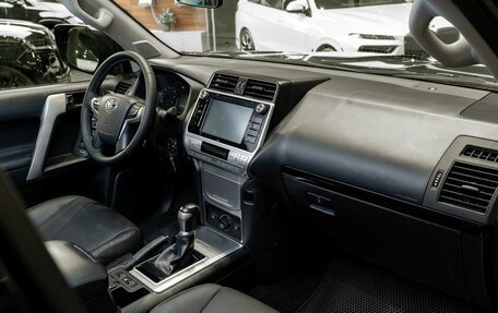 Toyota Land Cruiser Prado 150 рестайлинг 2, 2020 год, 4 990 000 рублей, 36 фотография