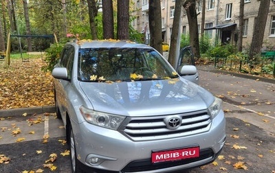 Toyota Highlander III, 2013 год, 1 700 000 рублей, 1 фотография