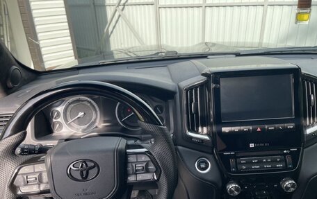 Toyota Land Cruiser 200, 2016 год, 4 500 000 рублей, 6 фотография
